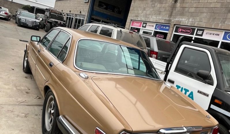 Jaguar XJ6 1981 6 cilindros lleno